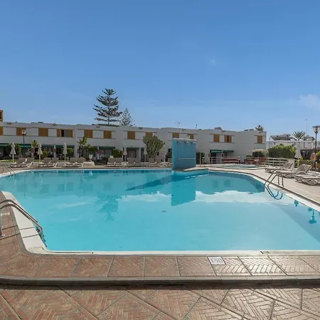 The Sea Breeze Pool Free Parking Next To Sea