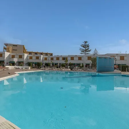 The Sea Breeze Pool Free Parking Next To Sea アパート